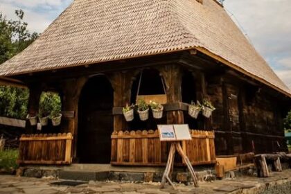 muzeul satului baia mare ce de al doilea hram din acest an al bisericii de lemn de ziua adormirii maicii domnului 6a7c61fa34be8