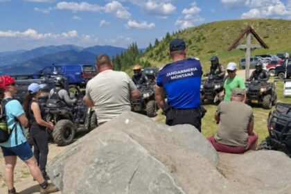strict interzis accesul neautorizat cu atv uri si autoturisme 4x4 in ariile naturale protejate si pe pajistile alpine 6a75d0409ddbd