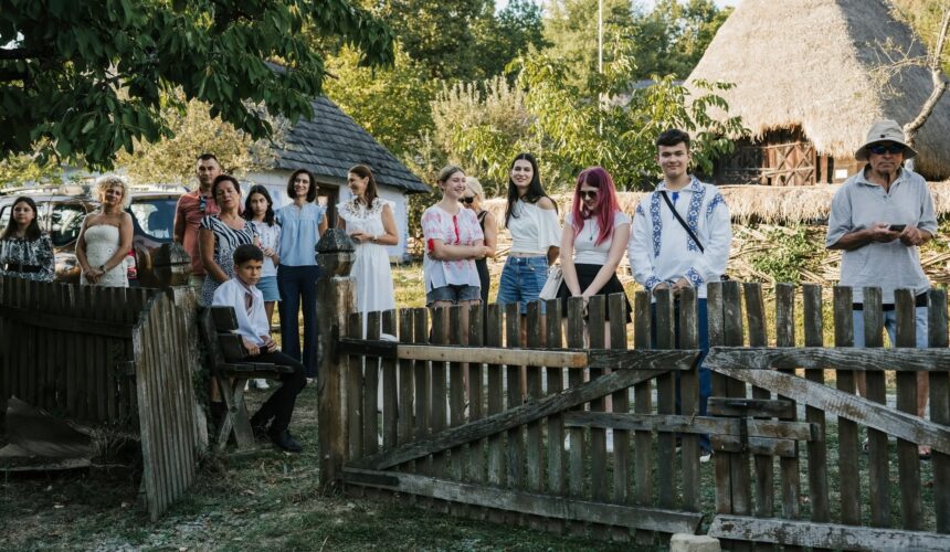 muzeul satului baia mare aproape 100 de persoane din comunitatea moldovenilor s au intalnit pentru a si celebra radacinile si mostenirea culturala 6a9814d60edf5
