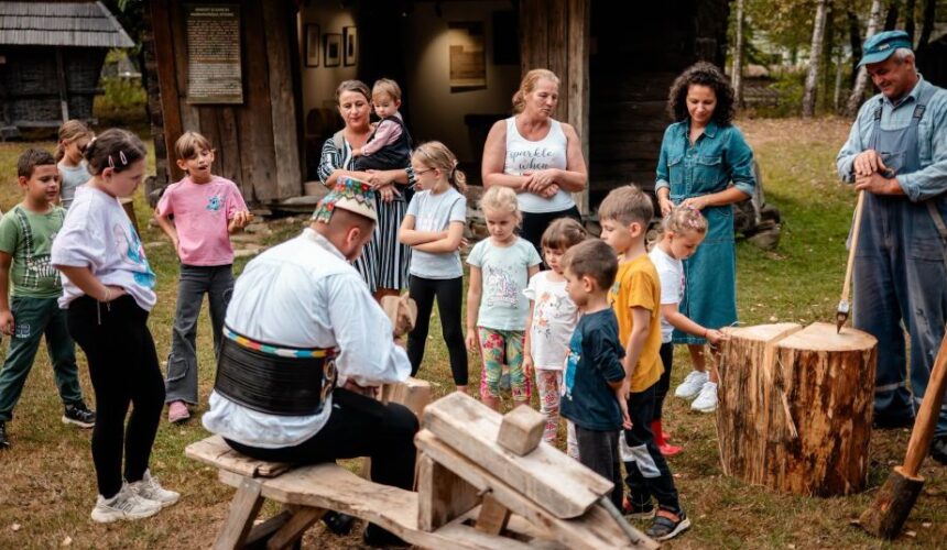muzeul satului maramuresean zile speciale de vacanta in cadrul programului mestereste cu noi 6a9bc8dc18d80